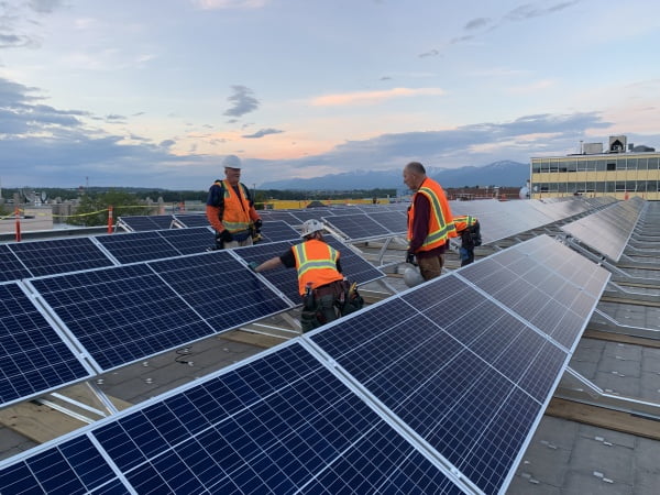 Arctic Solar Ventures solar panel installation company in Alaska